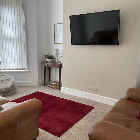4 Bedroom House In Harrogate Town Centre ภายนอก รูปภาพ