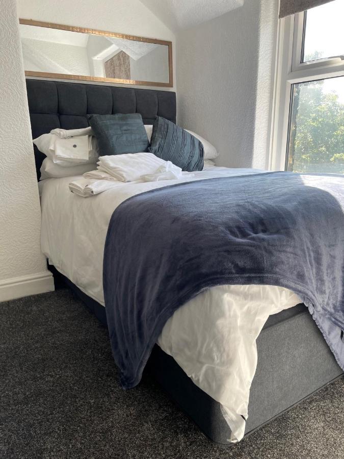 4 Bedroom House In Harrogate Town Centre ภายนอก รูปภาพ