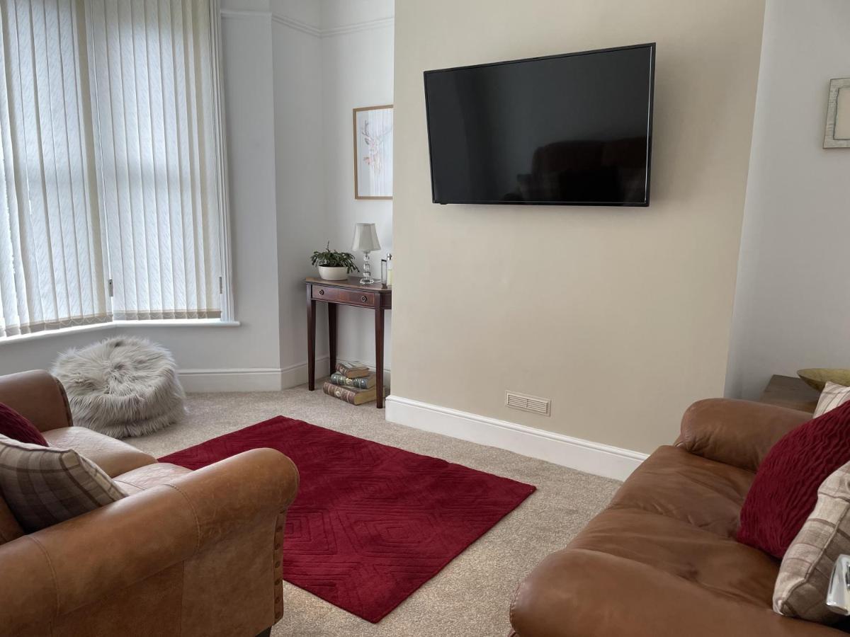 4 Bedroom House In Harrogate Town Centre ภายนอก รูปภาพ