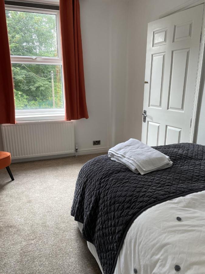 4 Bedroom House In Harrogate Town Centre ภายนอก รูปภาพ
